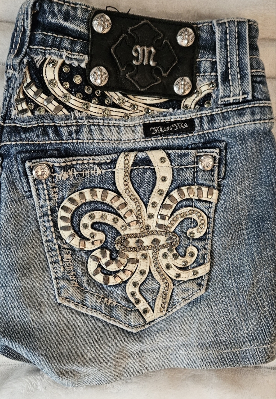 MISS ME jean Shorts With Embellishments Exellent Condition Low Rise